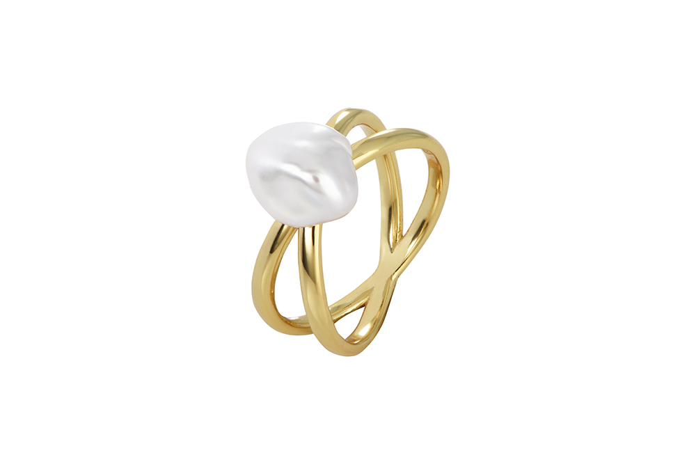 Sterling silver pearl ring