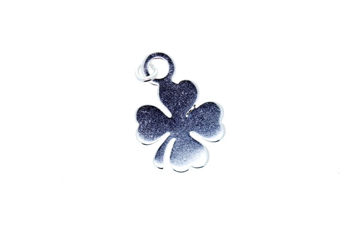 Colgante charm plata 925 trebol 