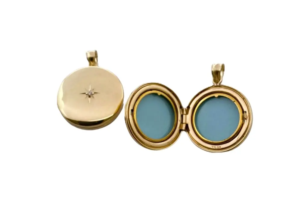 Sterling silver circle locket pendant with cz wind rose