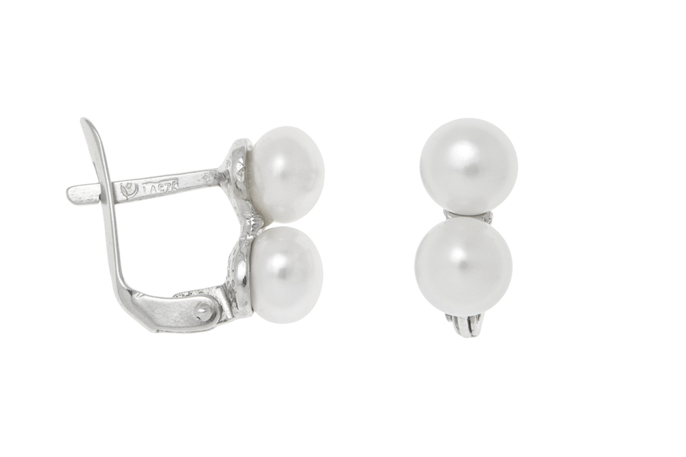 Silver leverback earwires with pearl