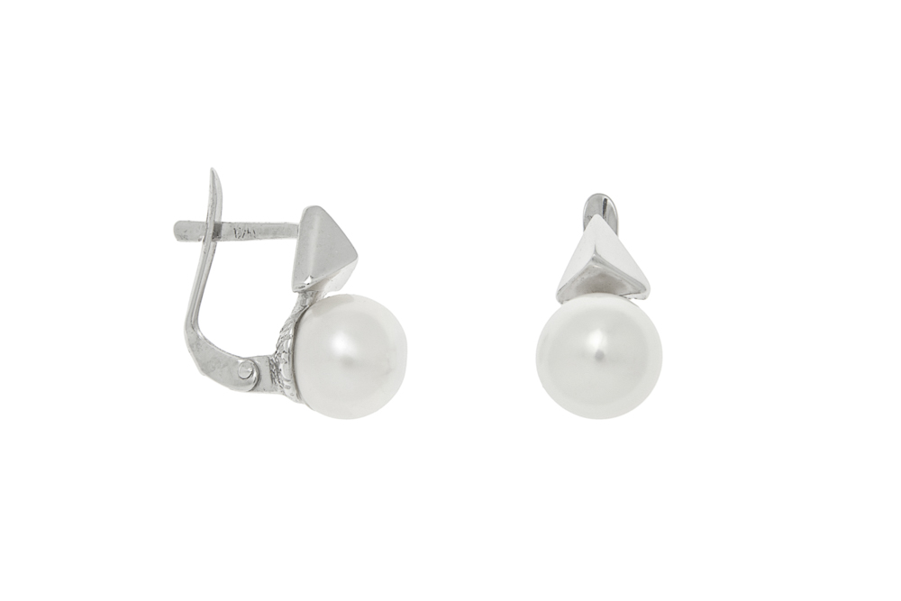 Silver leverback earwires with pearl