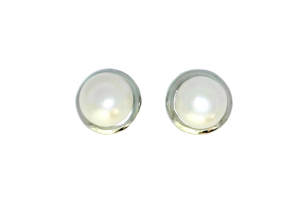 Sterling silver pearl earring