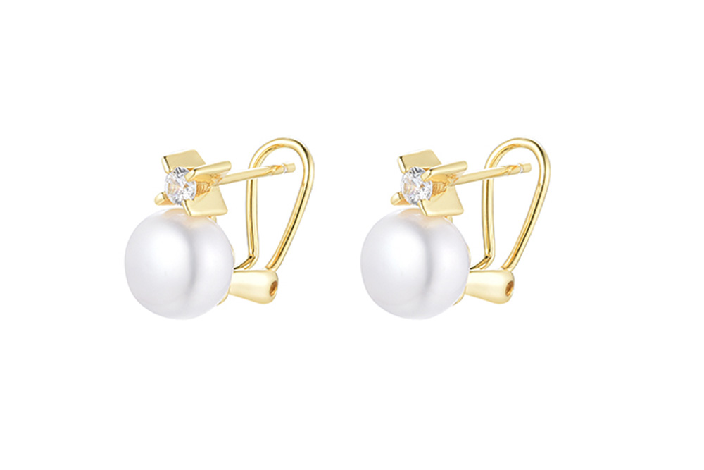 Silver omega clip earring  fresh water  pearl