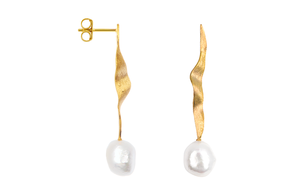 Sterling silver irregular band with 10x9mm cultured pearl earring